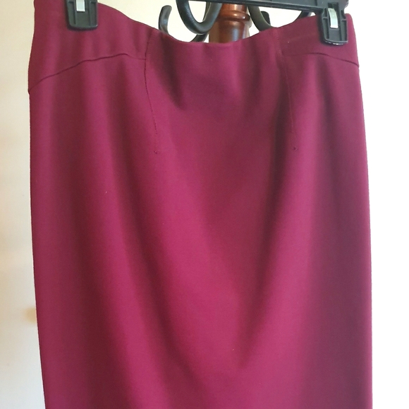 Skirt - Picture 1 of 2